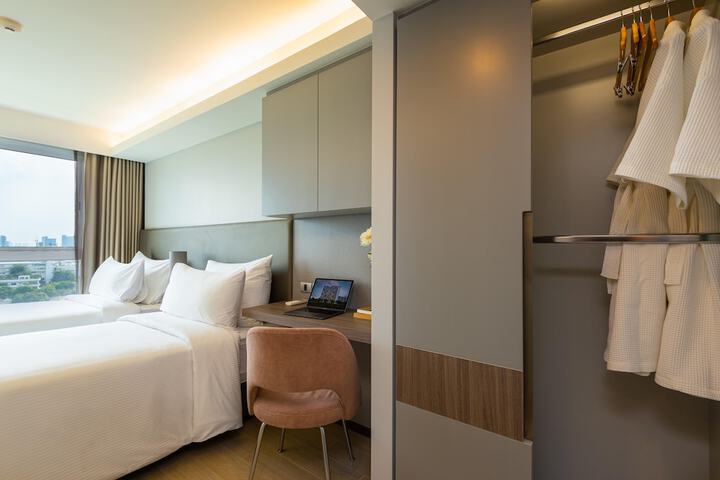 Room 17 of 190