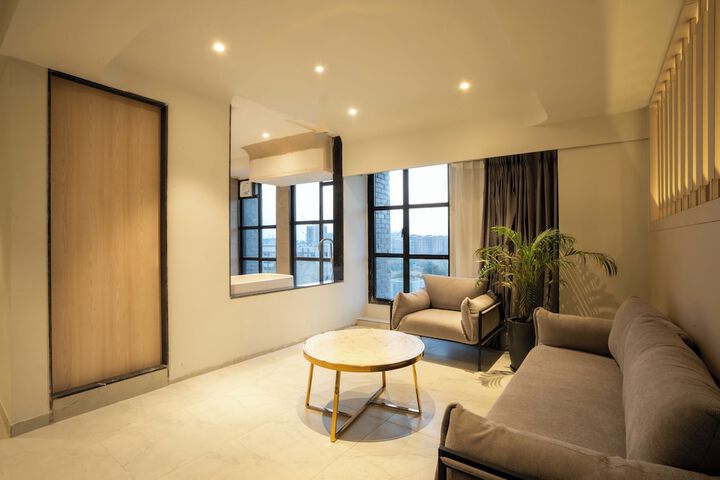 Room 52 of 90