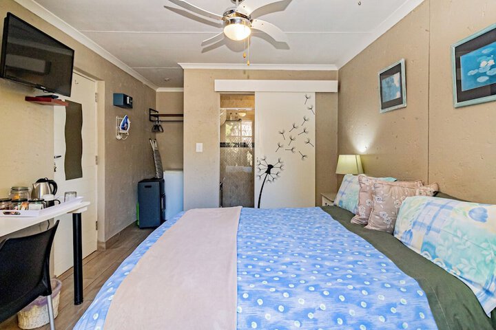 Room 9 of 43