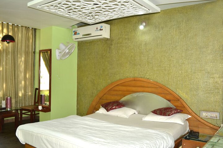 Room 14 of 43