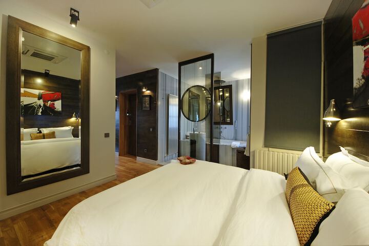 Room 5 of 54