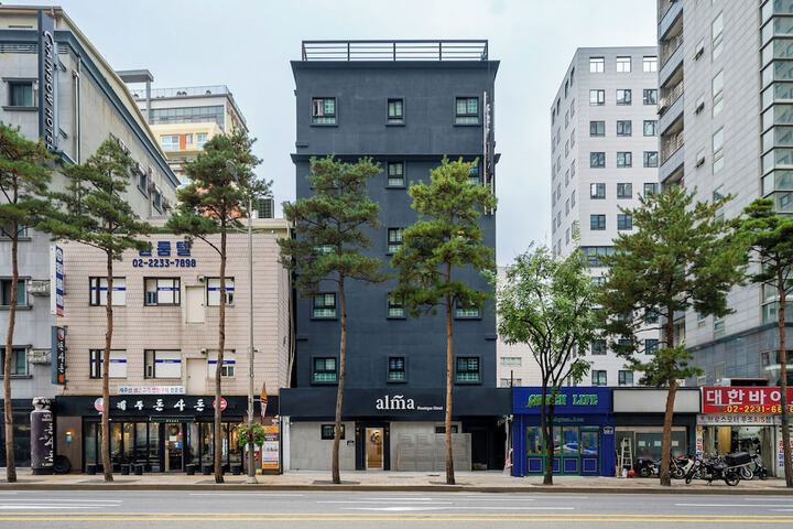 Alma Hotel