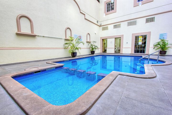 Pool 51 of 106