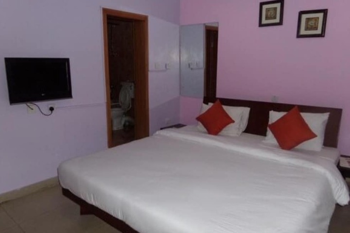 Room 10 of 25