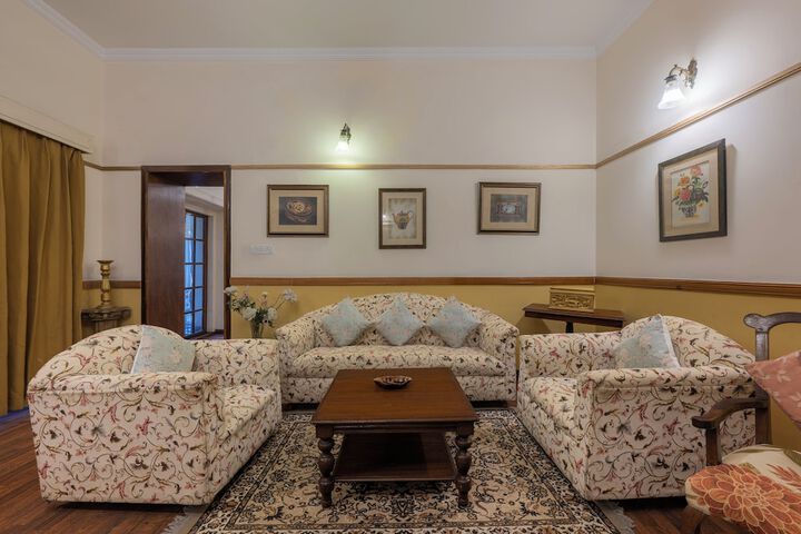 Room 6 of 15