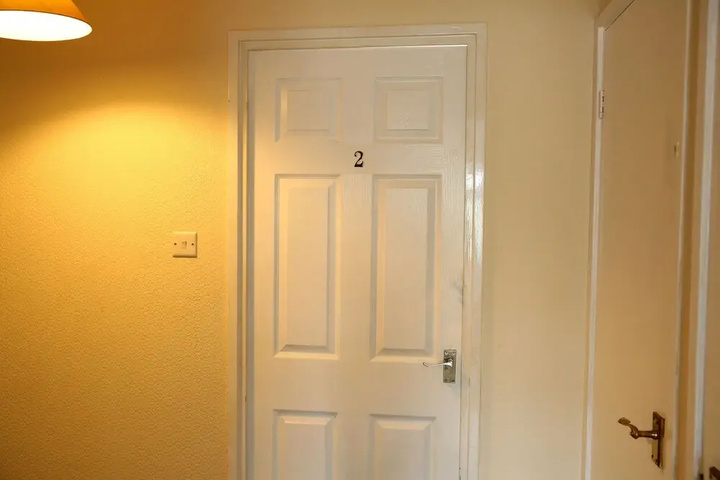 Room 7 of 14