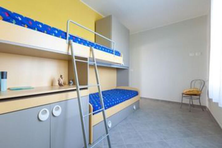 Room 11 of 20