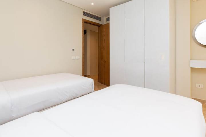 Room 60 of 86
