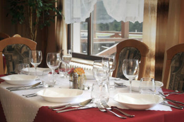 Dining 5 of 28