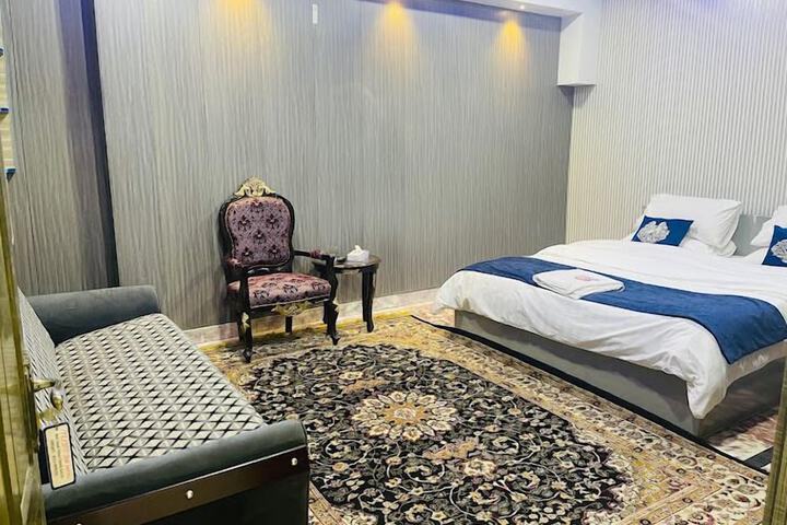 Room 8 of 19