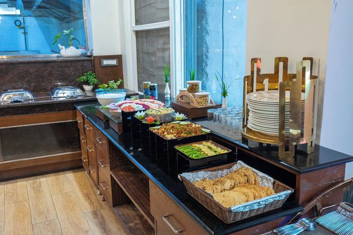 Dining 75 of 109