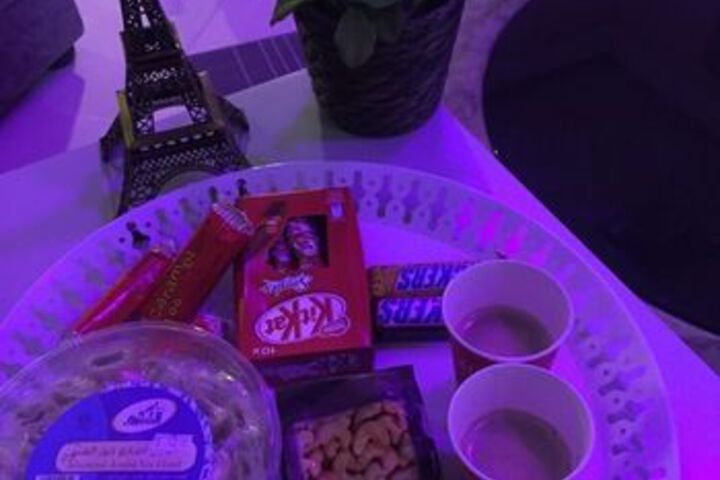 Lounge 14 of 94