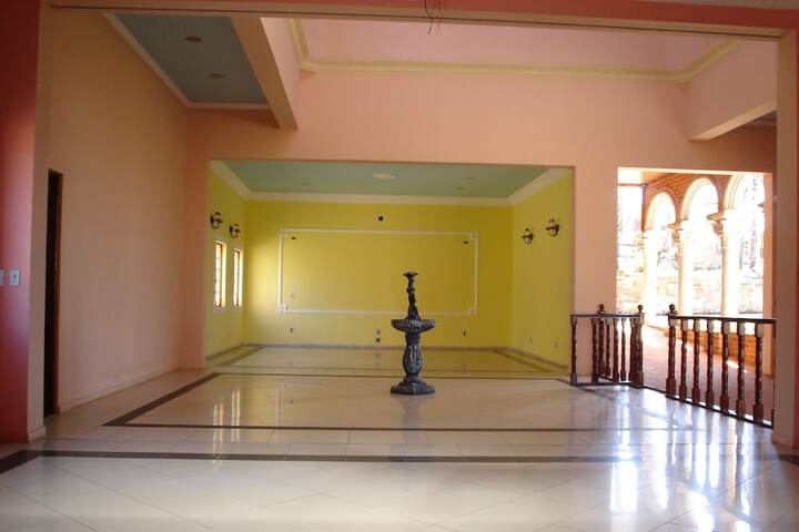 Ballroom/Hall 14 of 24
