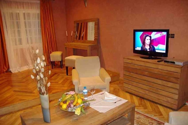 Room 9 of 29