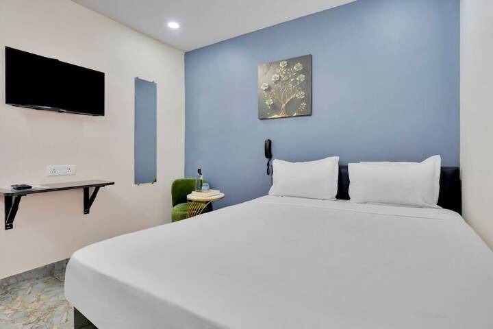 Room 5 of 17