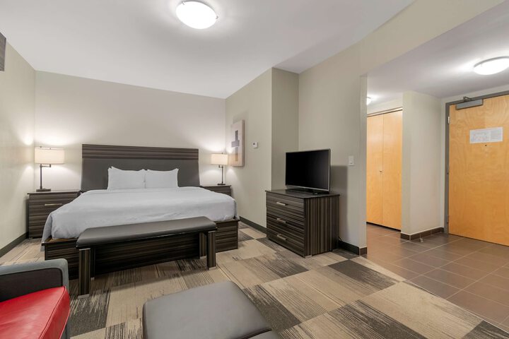 Room 27 of 73