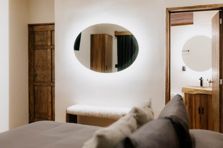 Room 6 of 62