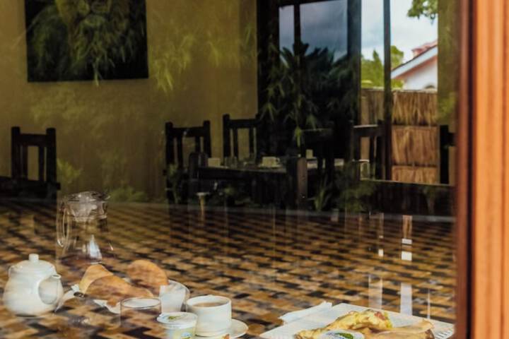 Dining 52 of 63