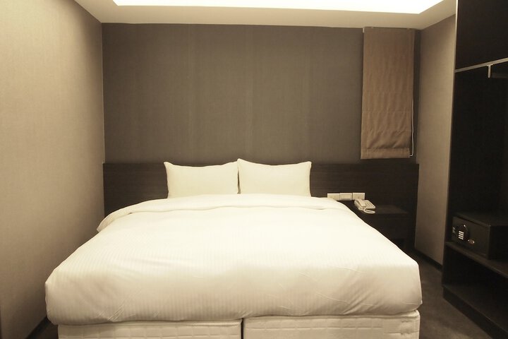 Room 16 of 68
