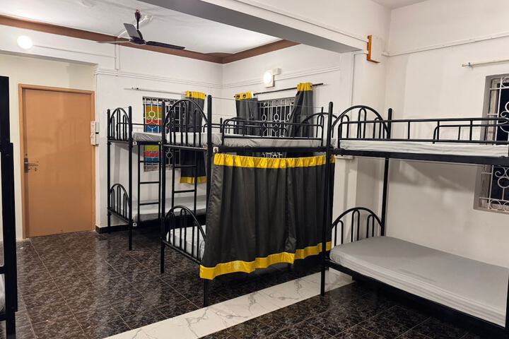 Room 12 of 43