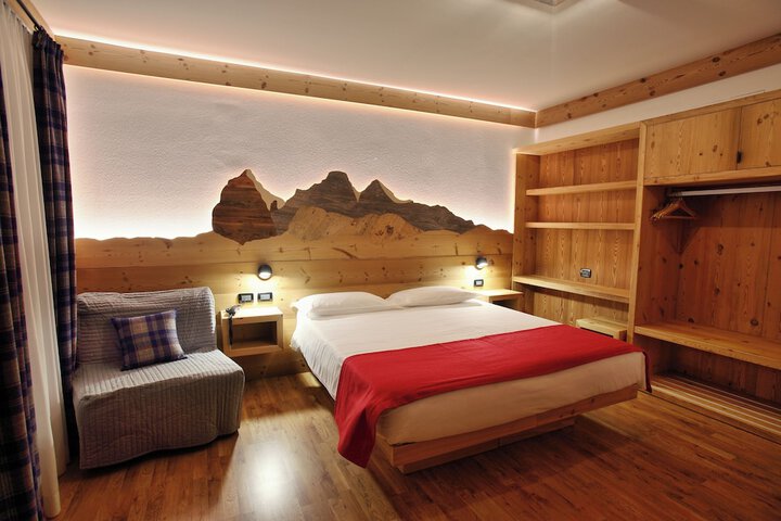 Room 14 of 48