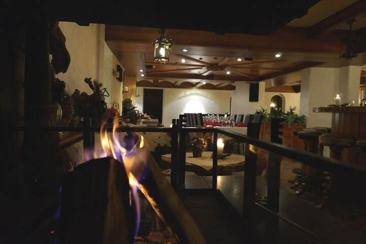 Lounge 49 of 59