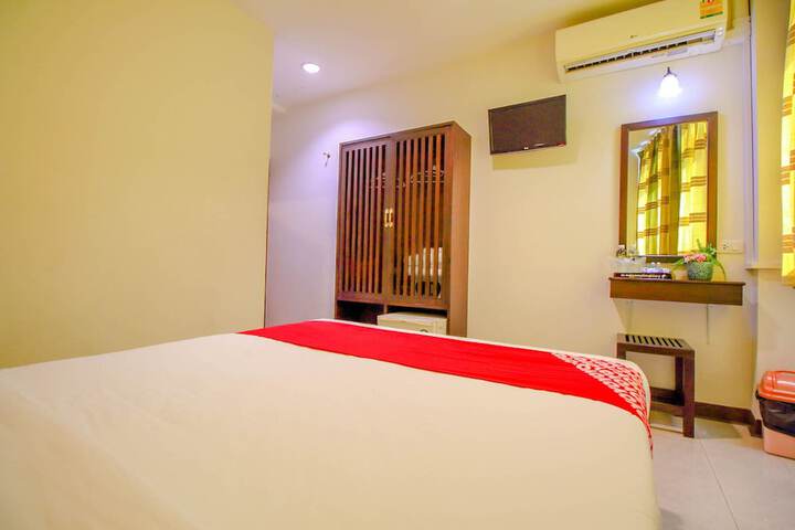 Room 13 of 37
