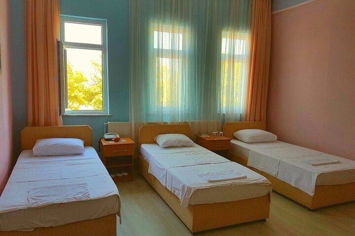 Room 6 of 24