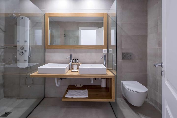Clean Restrooms