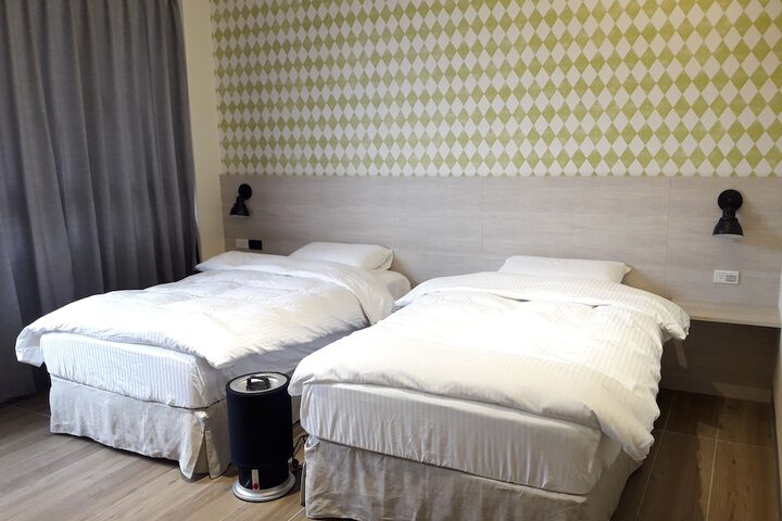 Room 4 of 31