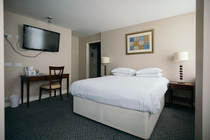 Room 10 of 89