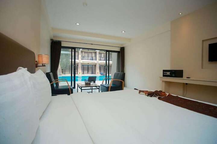 Room 30 of 67