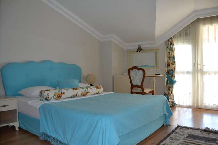 Room 12 of 47