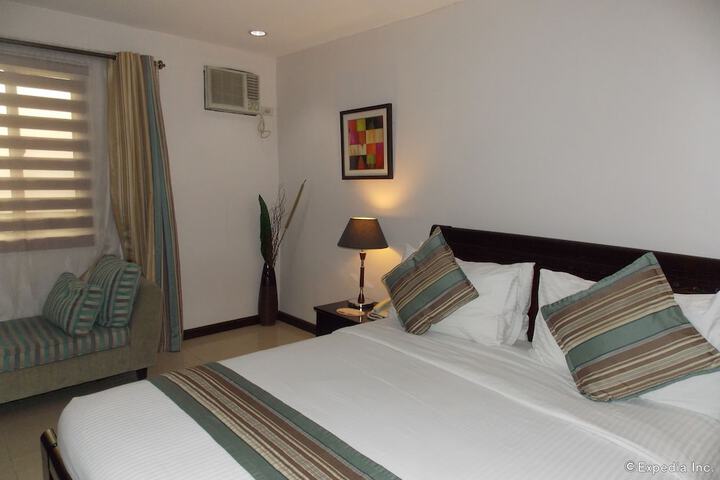 Room 3 of 42