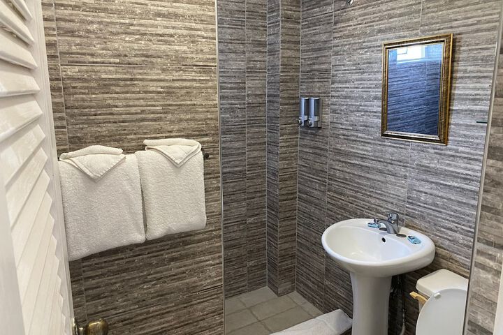 Room 60 of 95