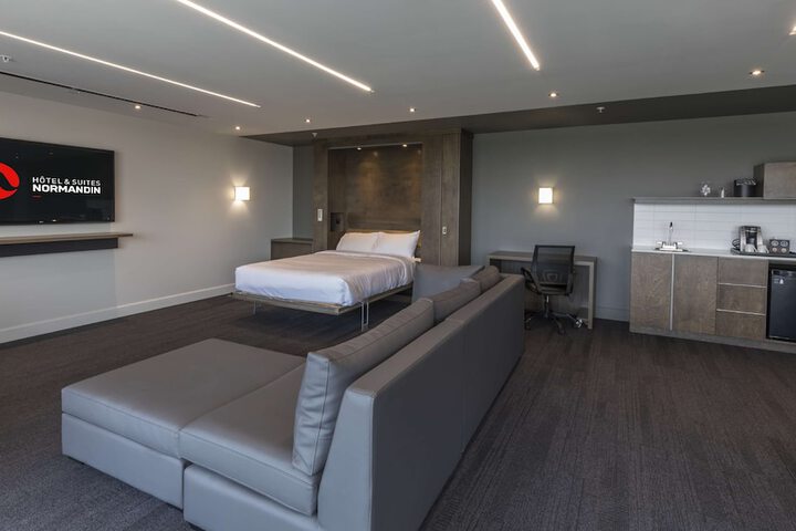 Room 21 of 104
