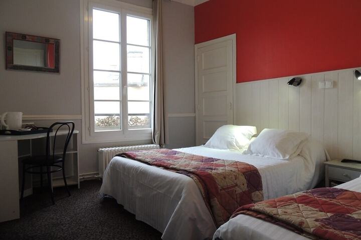 Room 3 of 25