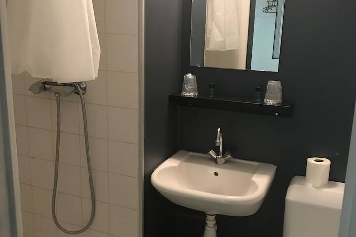 Room 12 of 22