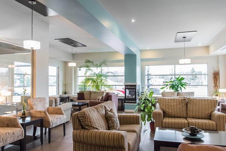 Entrance & Lobby