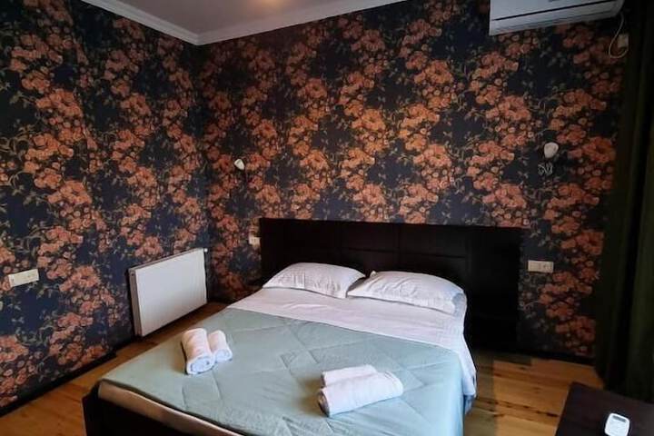 Room 4 of 23