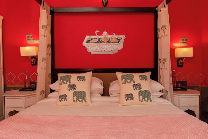 Room 17 of 48