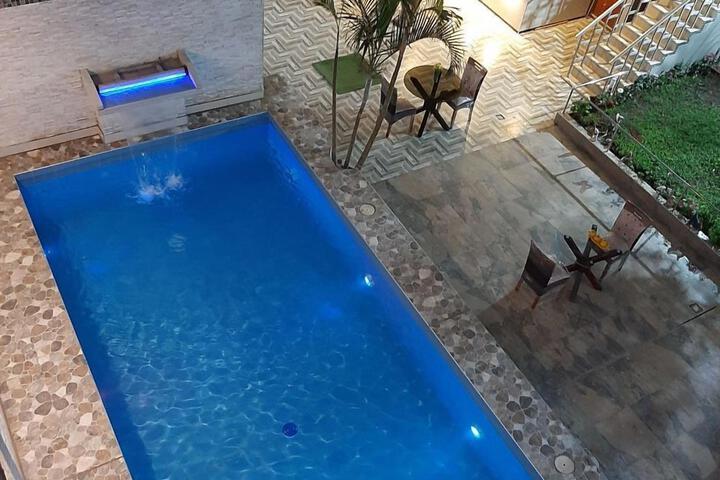 Pool 9 of 25