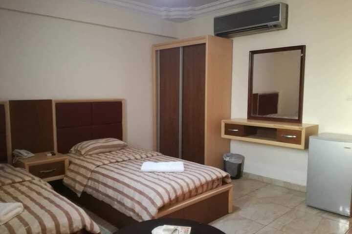 Room 28 of 46