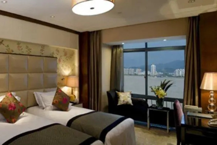 Room 3 of 11