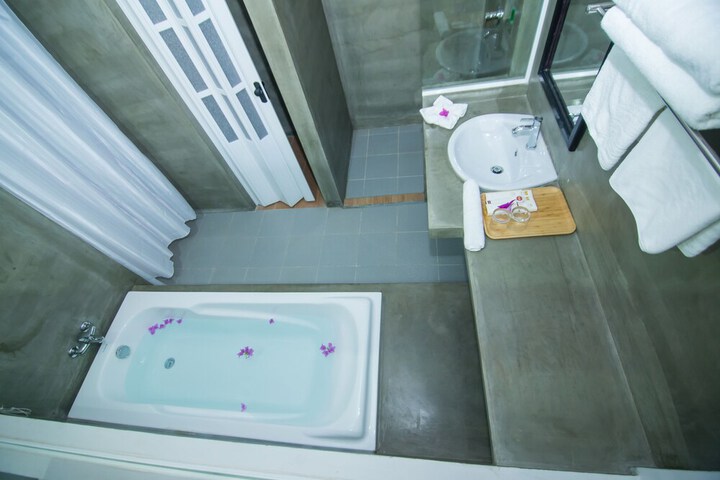 Room 15 of 30