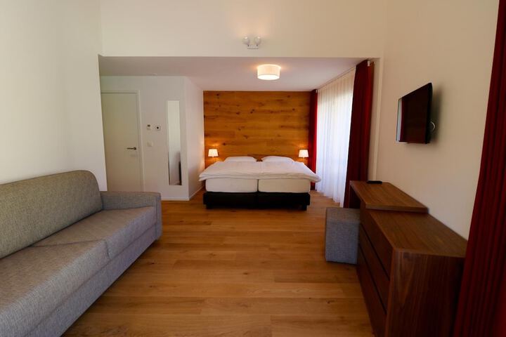 Room 22 of 65