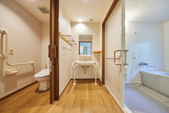 Room 14 of 120
