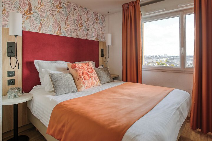 Room 10 of 31