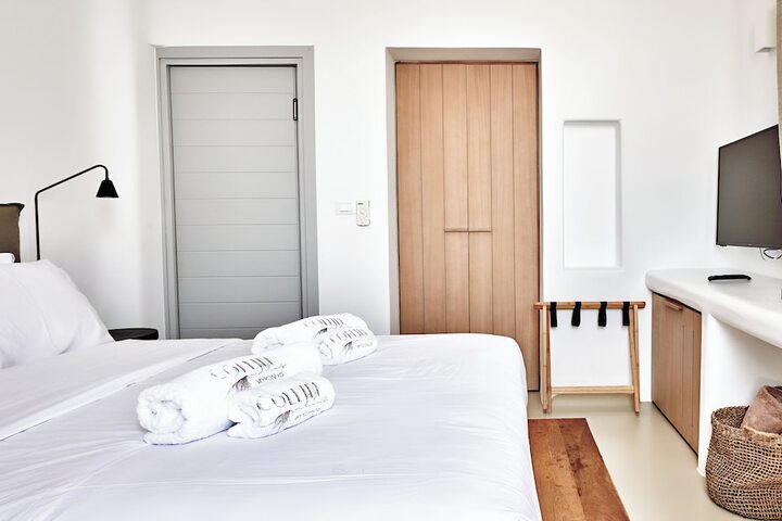 Room 6 of 62