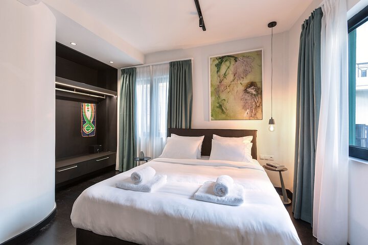 Room 30 of 72